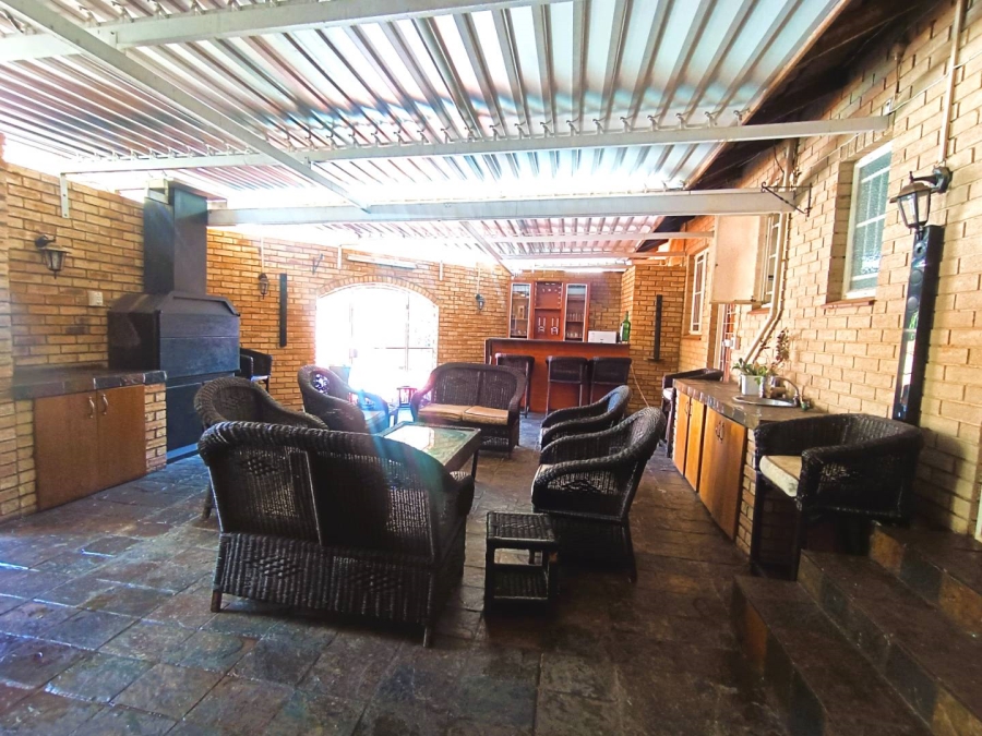 5 Bedroom Property for Sale in Pellissier Free State